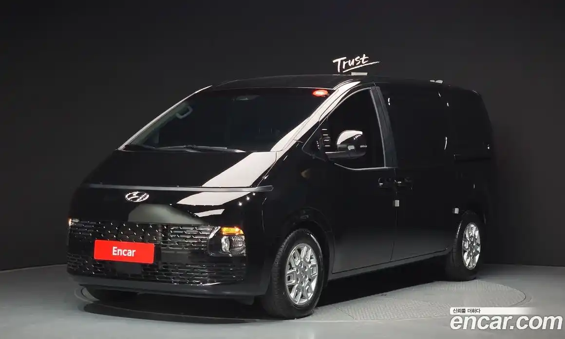 Hyundai Staria 2022 2.2 автомат (гидро), фото 1