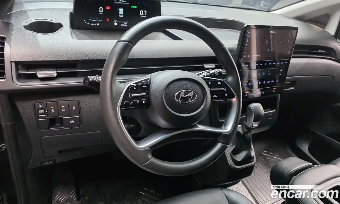 Hyundai Staria 2022 2.2 автомат (гидро), фото 13