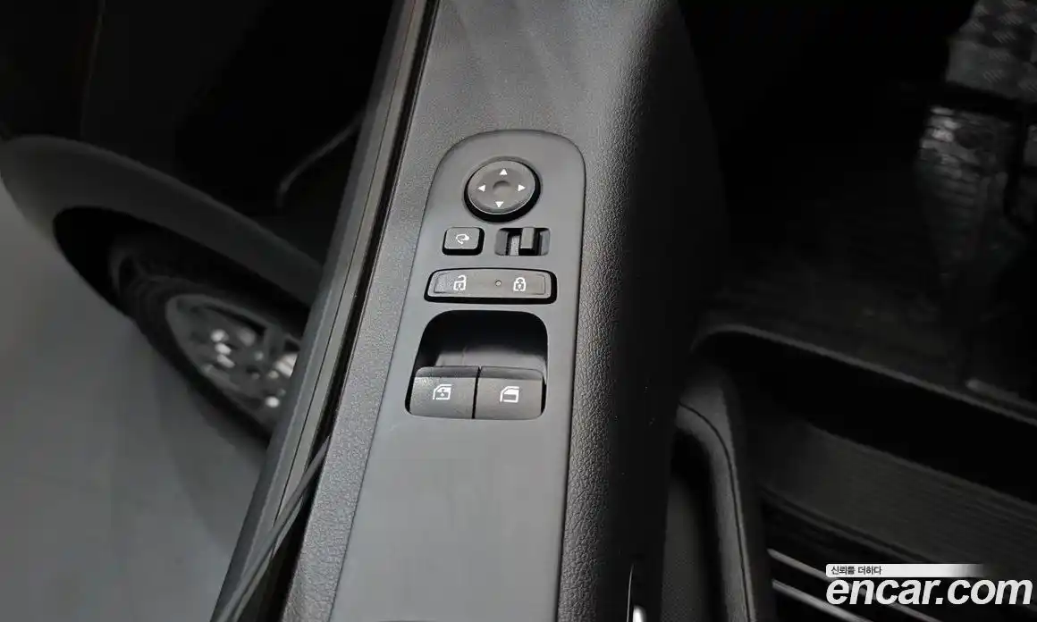 Hyundai Staria 2022 2.2 автомат (гидро), фото 14
