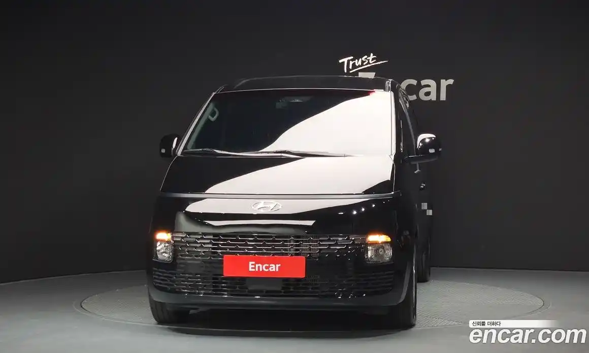 Hyundai Staria 2022 2.2 автомат (гидро), фото 3