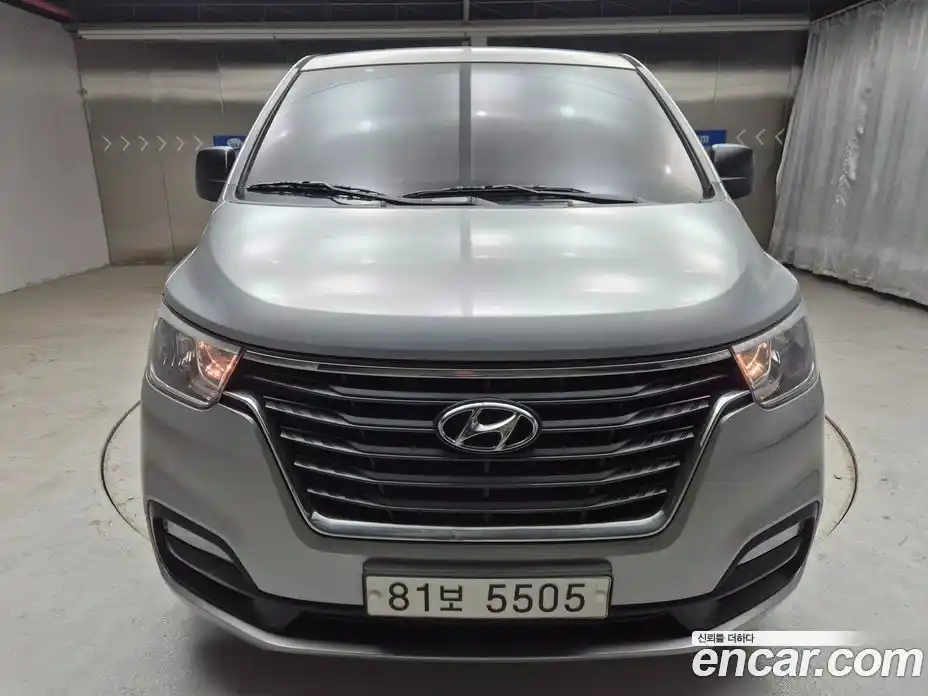 Hyundai Starex 2019 2.5 автомат (гидро), фото 2