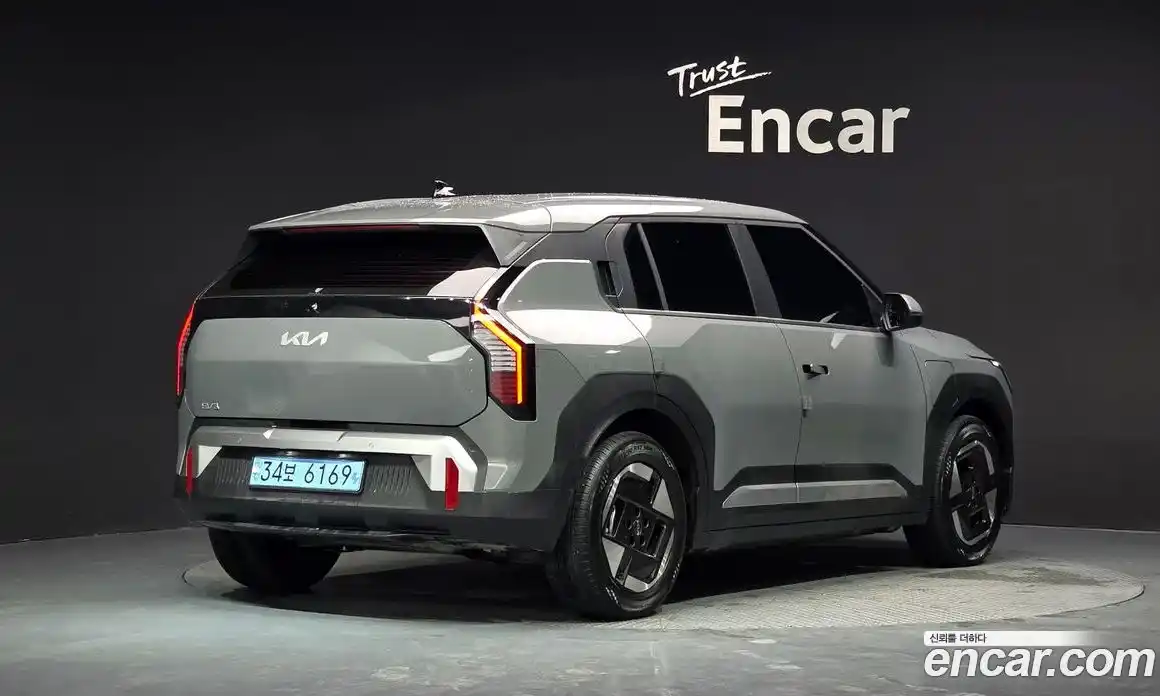 Kia EV3 2025 0.2 автомат (гидро), фото 2