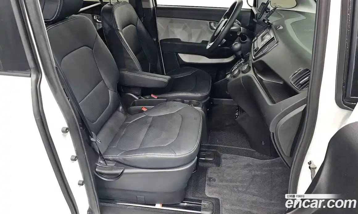 Kia Ray 2024 1.0 автомат (гидро), фото 12