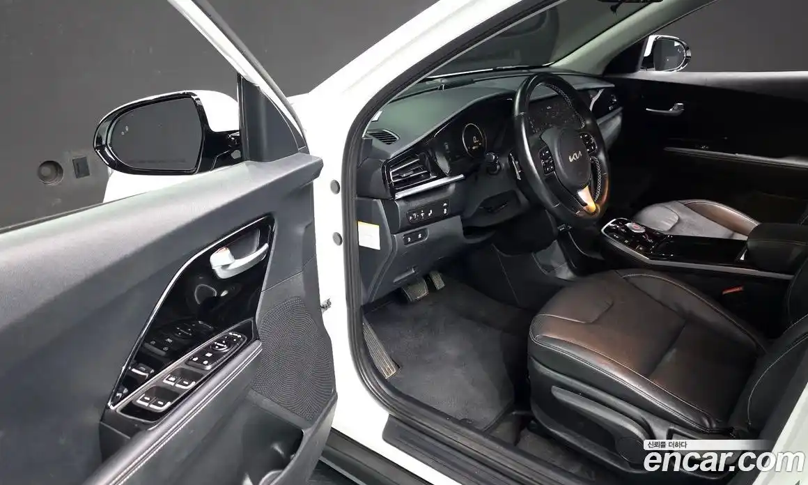 Kia Niro 2021 0.2 автомат (гидро), фото 13