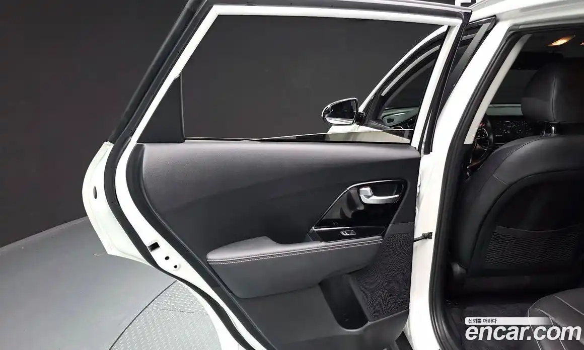 Kia Niro 2021 0.2 автомат (гидро), фото 15