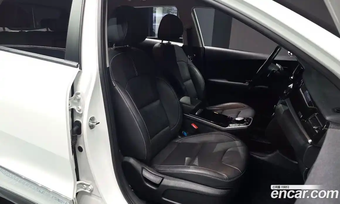 Kia Niro 2021 0.2 автомат (гидро), фото 16