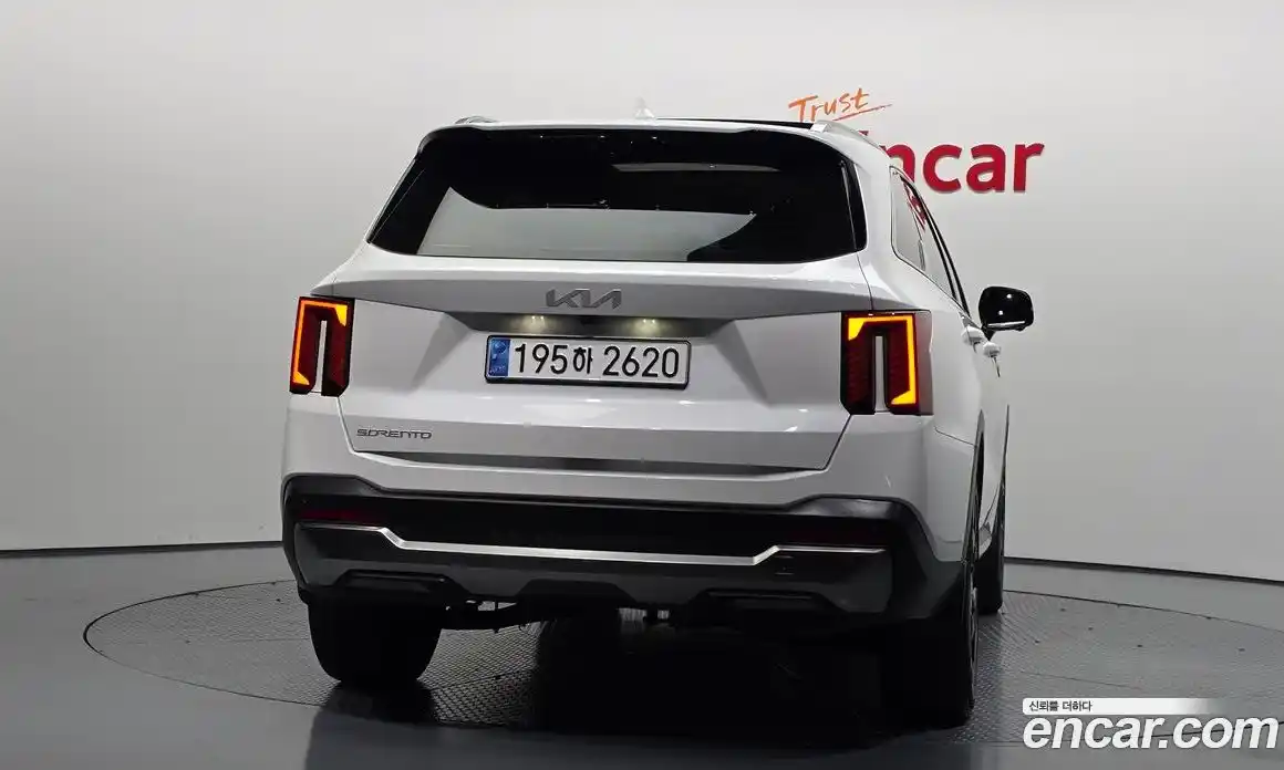 Kia Sorento 2023 2.5 автомат (гидро), фото 4
