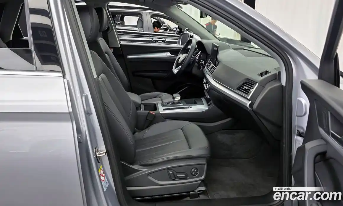 Audi Q5 2023 2.0 автомат (гидро), фото 11