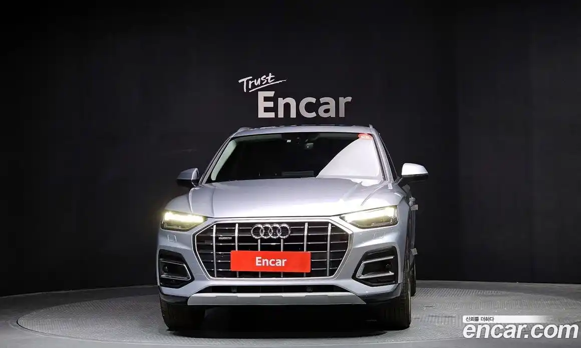 Audi Q5 2023 2.0 автомат (гидро), фото 3