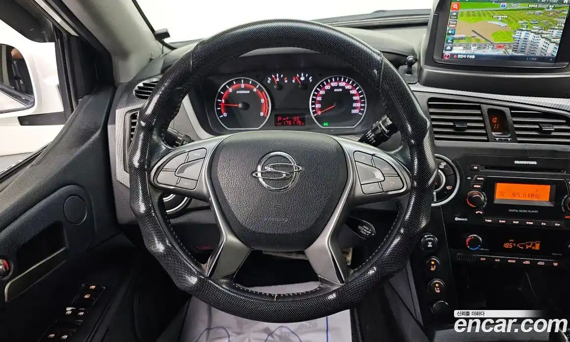 SsangYong Korando 2015 2.0 автомат (гидро), фото 14