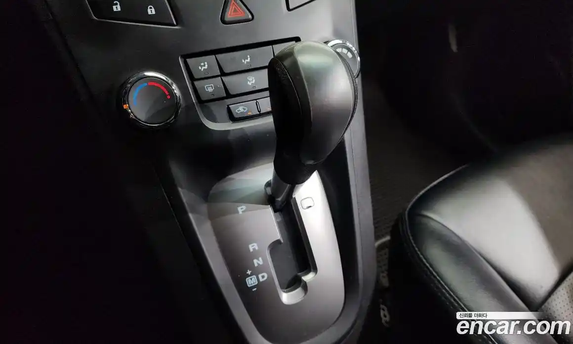 Chevrolet Orlando 2011 2.0 автомат (гидро), фото 11