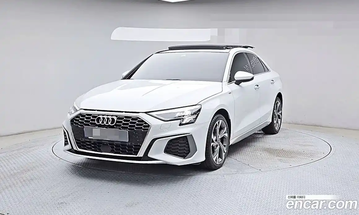 Audi A3 2023 2.0 автомат (гидро), фото 1