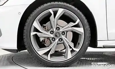 Audi A3 2023 2.0 автомат (гидро), миниатюра 5