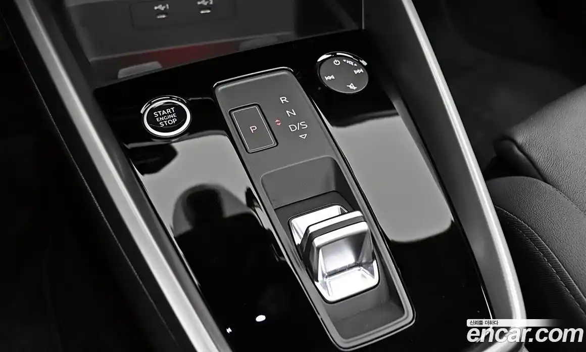 Audi A3 2023 2.0 автомат (гидро), фото 9