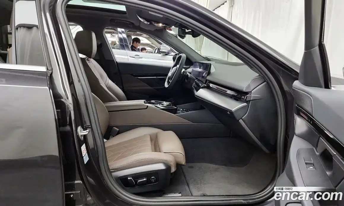 BMW 5 серия 2024 2.0 автомат (гидро), фото 17