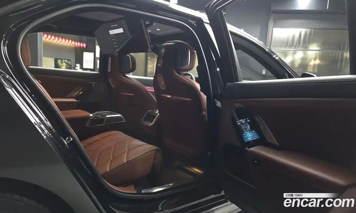 BMW 7 серия 2024 3.0 автомат (гидро), фото 12
