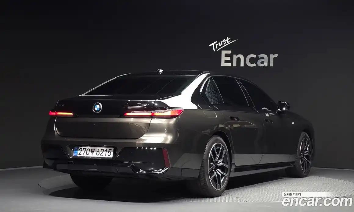 BMW 7 серия 2024 3.0 автомат (гидро), фото 2