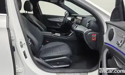 Mercedes-Benz E-Class 2021 2.0 автомат (гидро), миниатюра 11