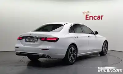 Mercedes-Benz E-Class 2021 2.0 автомат (гидро), миниатюра 2