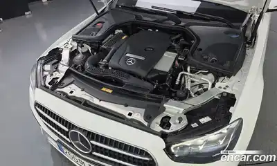 Mercedes-Benz E-Class 2021 2.0 автомат (гидро), миниатюра 6