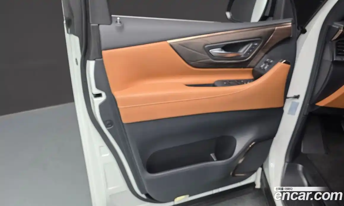 Toyota Alphard 2023 2.5 гидро, фото 15
