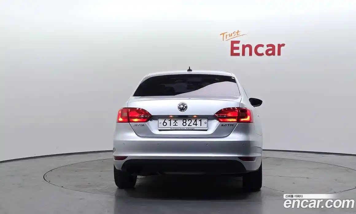 Volkswagen Jetta 2013 2.0 автомат (гидро), фото 4