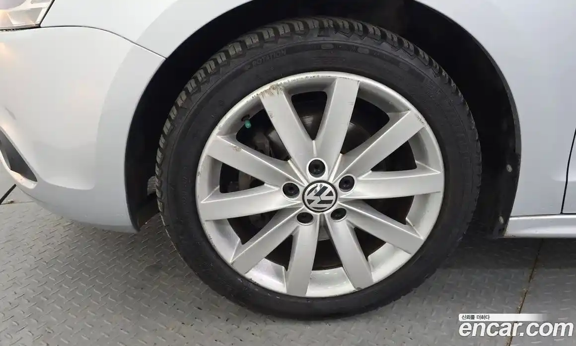 Volkswagen Jetta 2013 2.0 автомат (гидро), фото 5