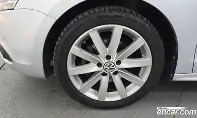 Volkswagen Jetta 2013 2.0 автомат (гидро), миниатюра 5