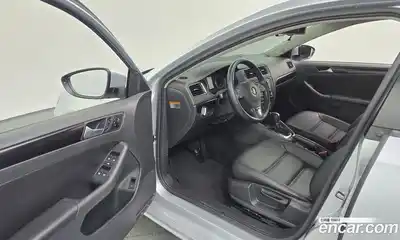 Volkswagen Jetta 2013 2.0 автомат (гидро), миниатюра 10