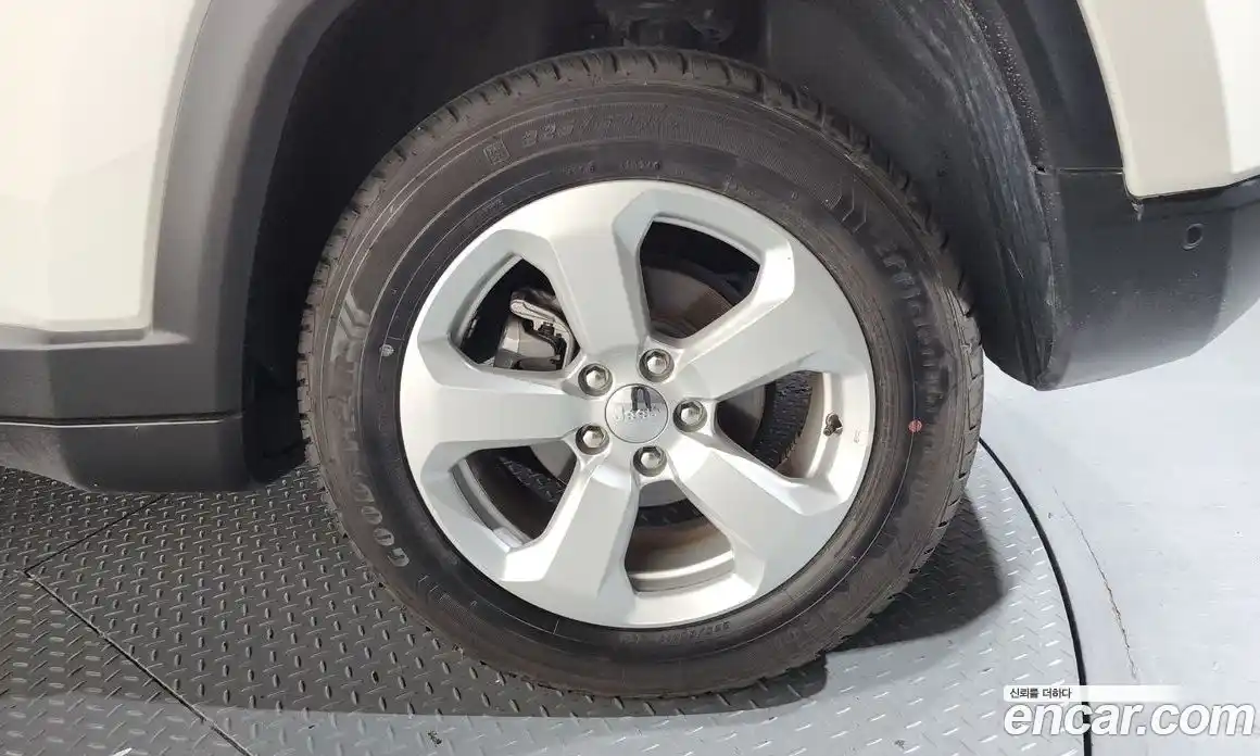 Jeep Compass 2021 2.4 автомат (гидро), фото 7