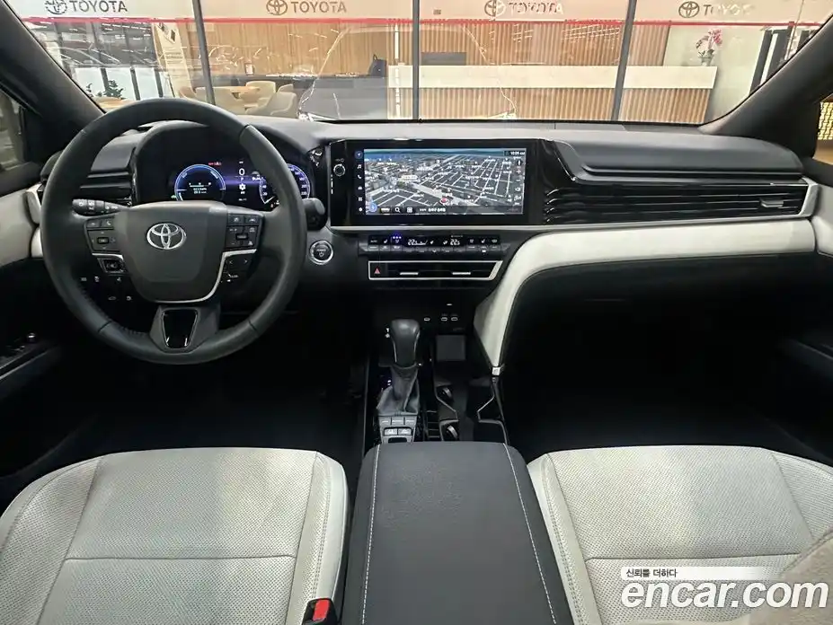 Toyota Camry 2025 2.5 вариатор, фото 7