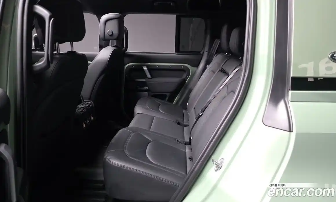 Land Rover Defender 2023 3.0 автомат (гидро), фото 16