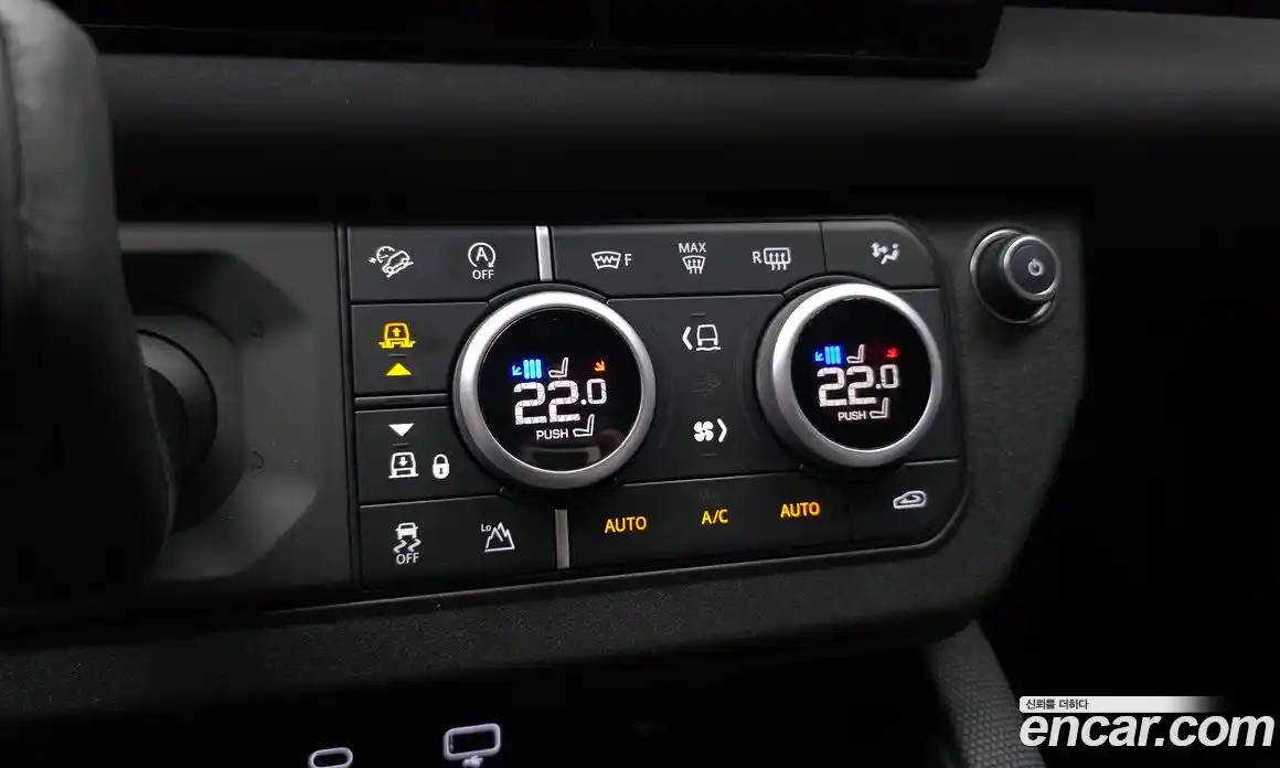 Land Rover Defender 2023 3.0 автомат (гидро), фото 27