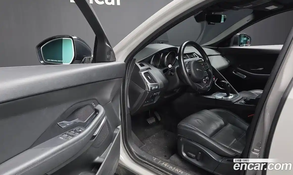 Jaguar E-Pace 2018 2.0 гидро, фото 13