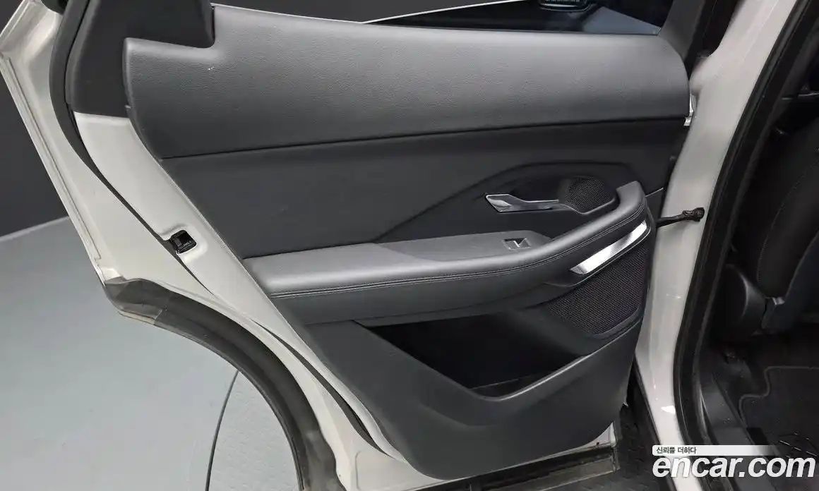 Jaguar E-Pace 2018 2.0 гидро, фото 15