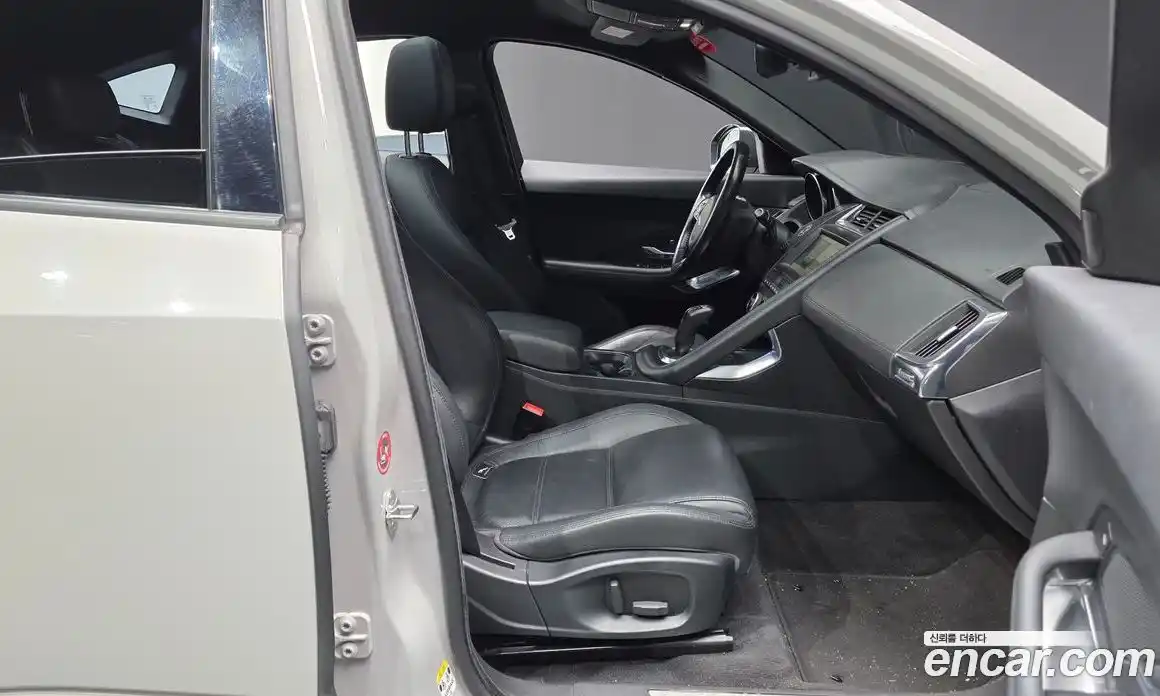 Jaguar E-Pace 2018 2.0 гидро, фото 17