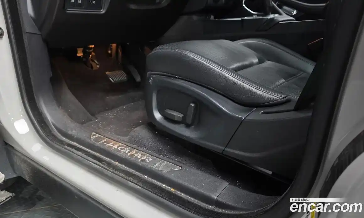 Jaguar E-Pace 2018 2.0 гидро, фото 24