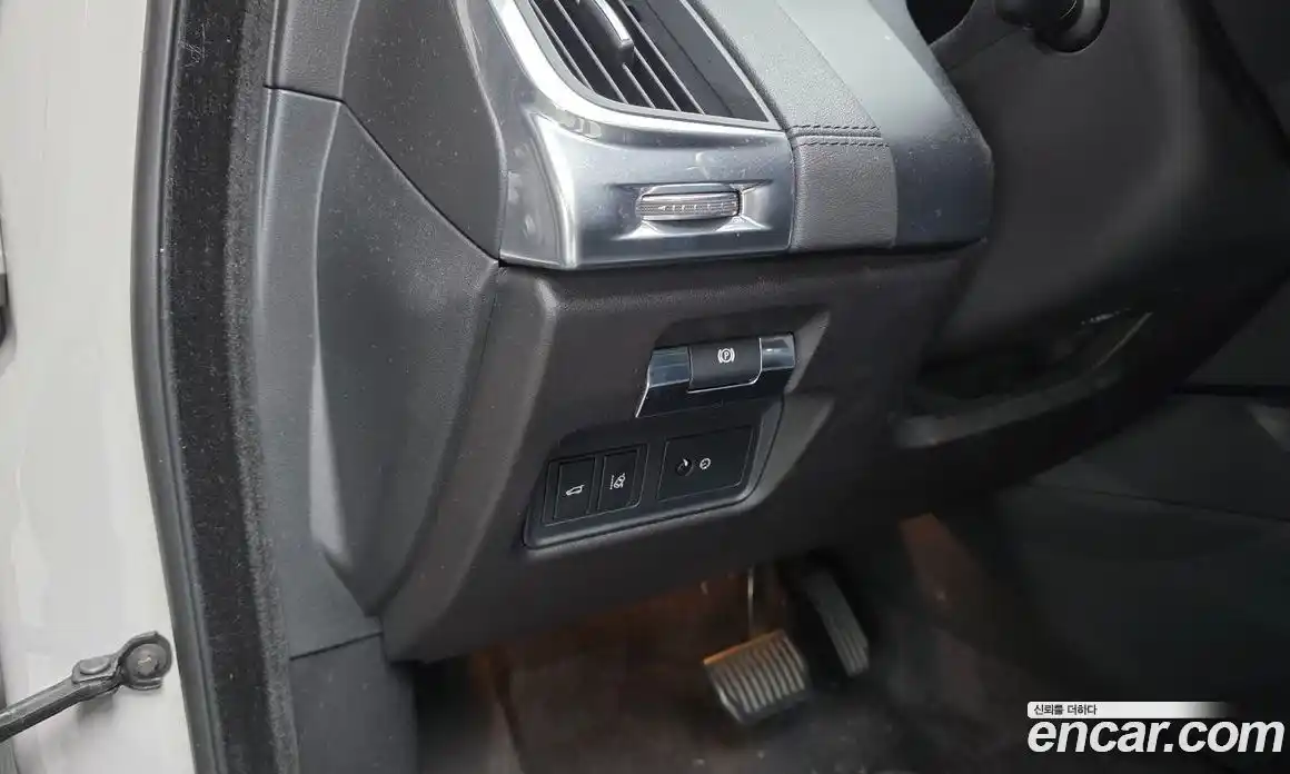Jaguar E-Pace 2018 2.0 гидро, фото 27
