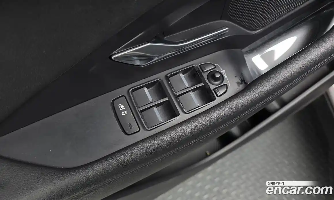 Jaguar E-Pace 2018 2.0 гидро, фото 29