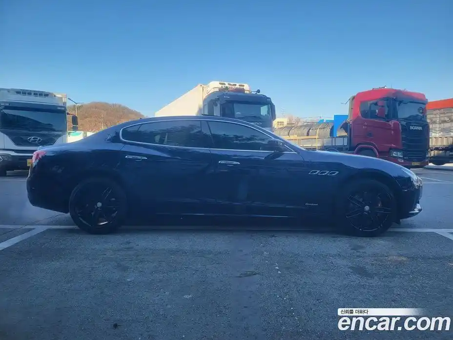 Maserati Quattroporte 2018 3.0 гидро, фото 12