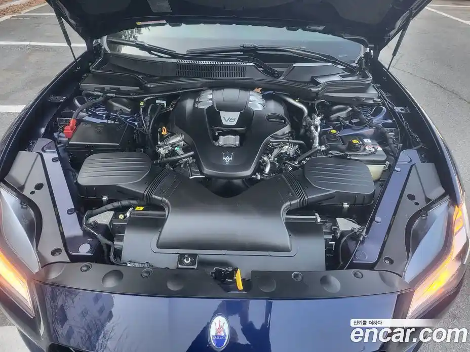 Maserati Quattroporte 2018 3.0 гидро, фото 6