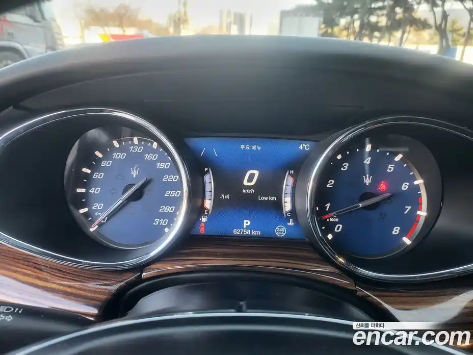 Maserati Quattroporte 2018 3.0 гидро, фото 8