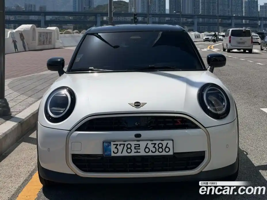 Mini Cooper 2025 2.0 автомат (гидро), фото 3