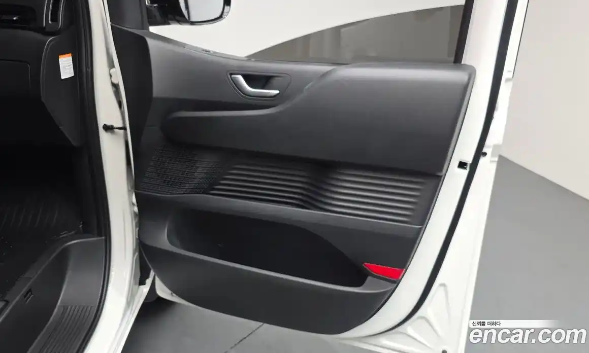 Hyundai Staria 2025 1.6 автомат (гидро), фото 14