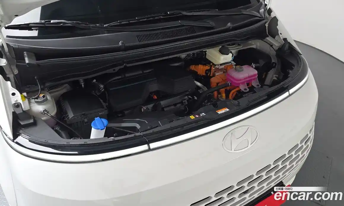 Hyundai Staria 2025 1.6 автомат (гидро), фото 5