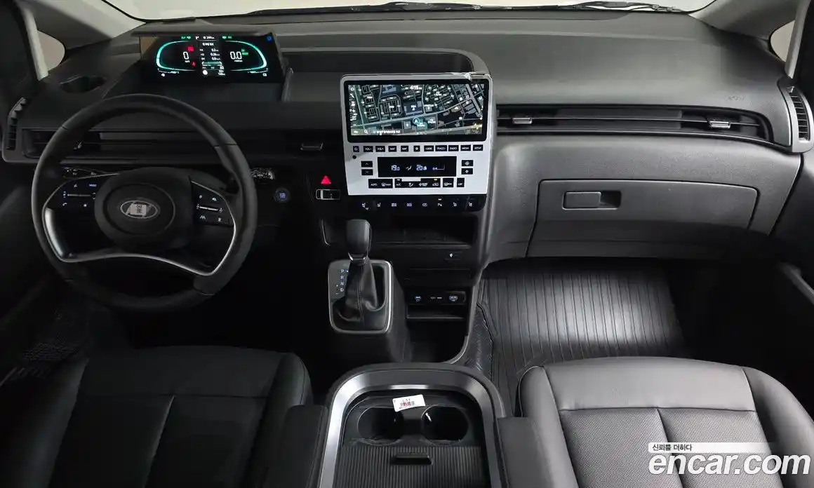 Hyundai Staria 2025 1.6 автомат (гидро), фото 9