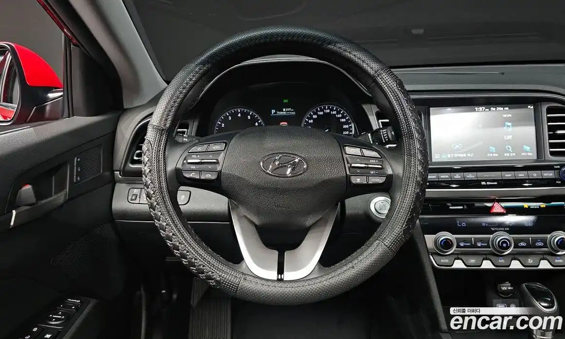 Hyundai Avante 2019 1.6 автомат (гидро), фото 13