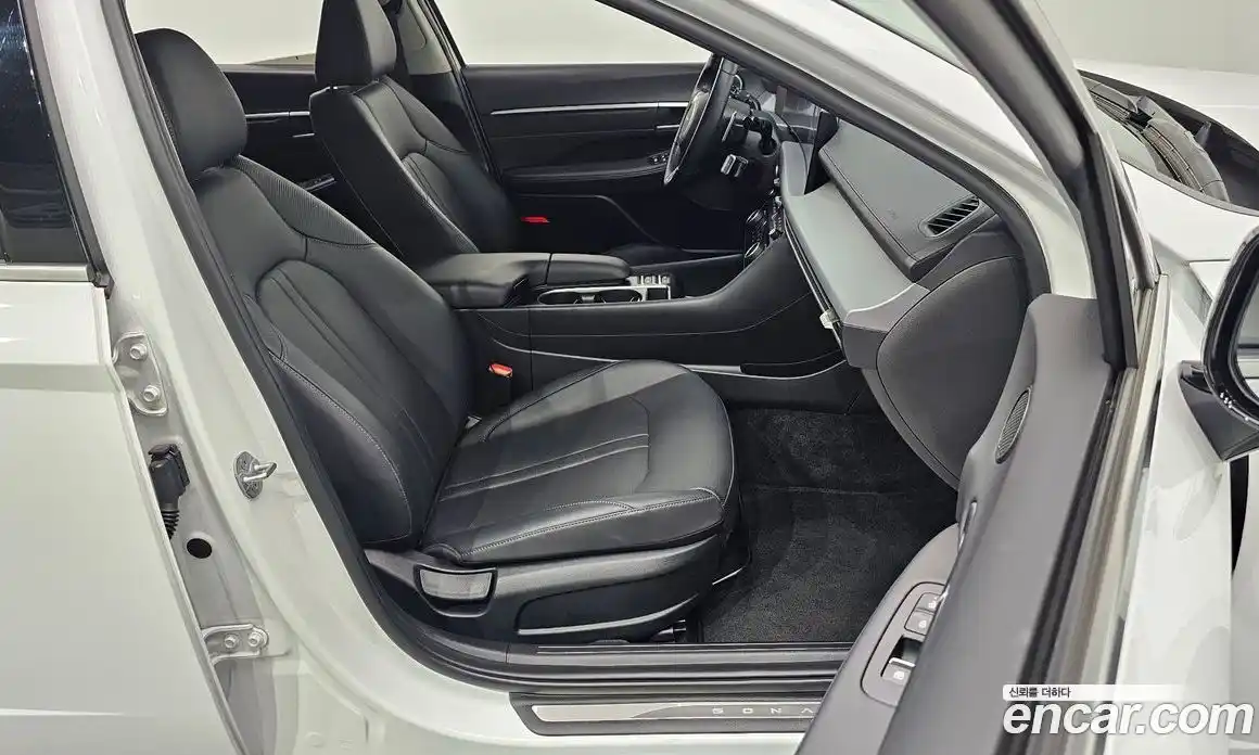 Hyundai Sonata 2024 2.0 автомат (гидро), фото 10