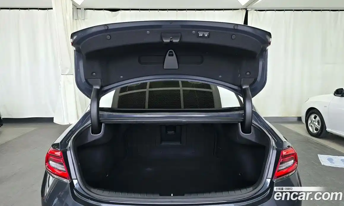Hyundai Grandeur 2017 3.0 автомат (гидро), фото 26