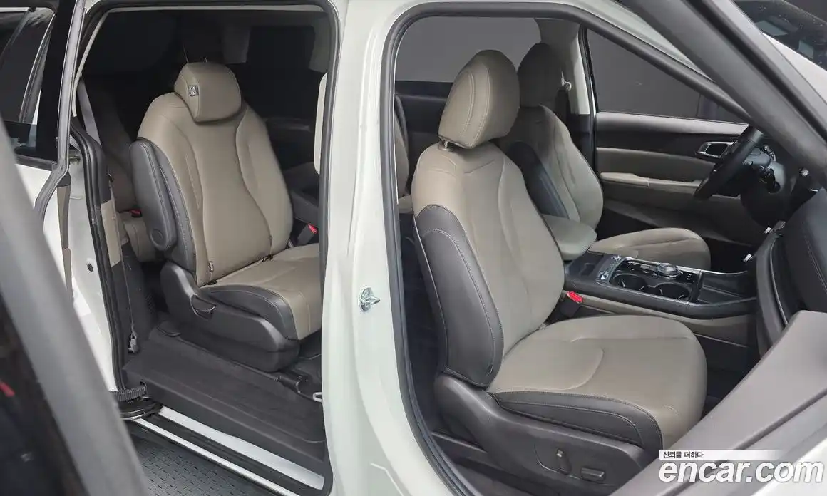 Kia Carnival 2025 1.6 автомат (гидро), фото 12